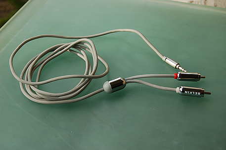 Belkin Nf-Kabel 3,5mm Miniklinke ---> 2x RCA/Cinch / 2,10m