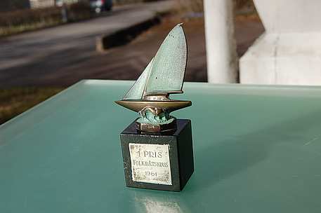 FOLKBÅTSKLAS / Bronze mit Granitsockel / 1.pris 1961 / Beldas / Hofer