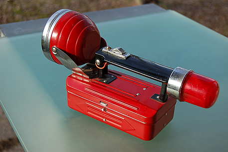 Handlampe Vintage / Tragelampe rot / UK Patent / 60-80er Jahre / mit extra Rotlicht / "Ficklampa"