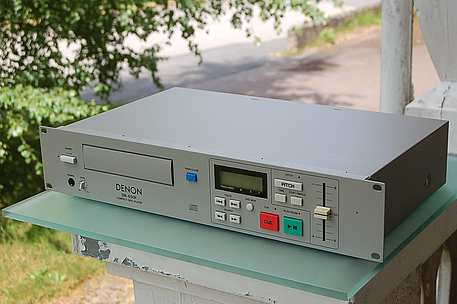 Denon DN-650 F / Profi CD Player / XLR / Pitch
