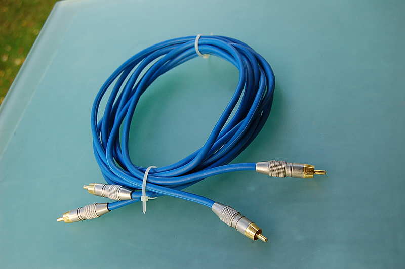 Cinch Kabel Blau mit guten Steckern / 2x2m / RCA