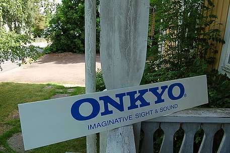 Onkyo Schild / Acryl weiß / doppelseitig / "Imaginative Sight&Sound"