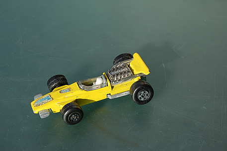 Formel 1 70er Jahre 12 Zylinder / gelb / Matchbox / Lesney