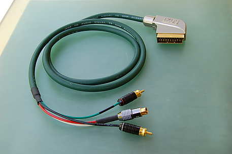 IXOS 110 / Audio Video Kabel mit Scart ---> Cinch/RCA und S-Video