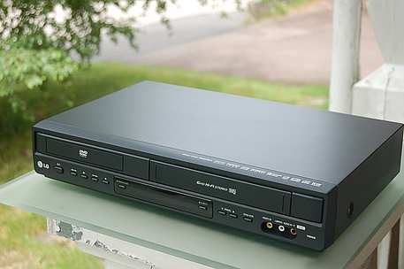 LG V 9800 B / DVD & VHS Player