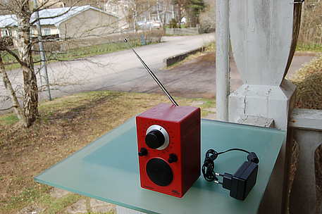 Tivoli Audio PAL / red / Henry Kloss Design / Philips Netzteil